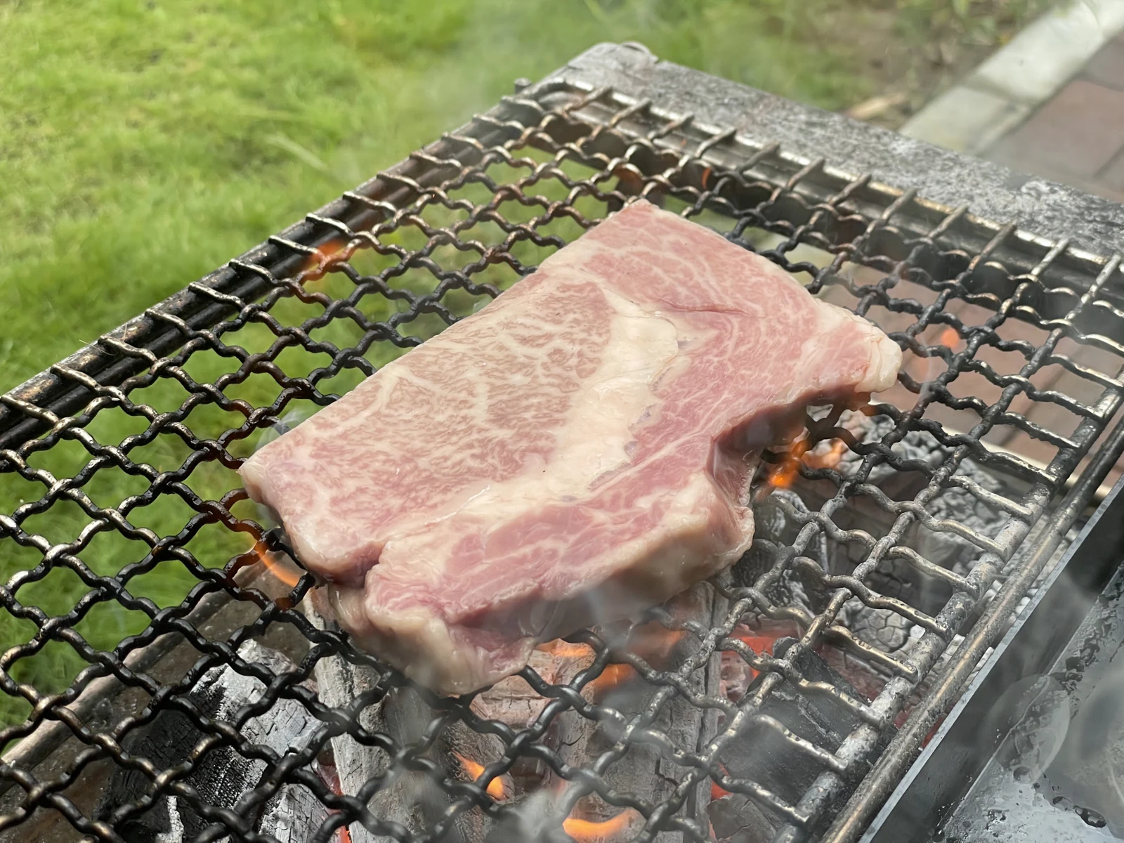 グリルで焼く肉